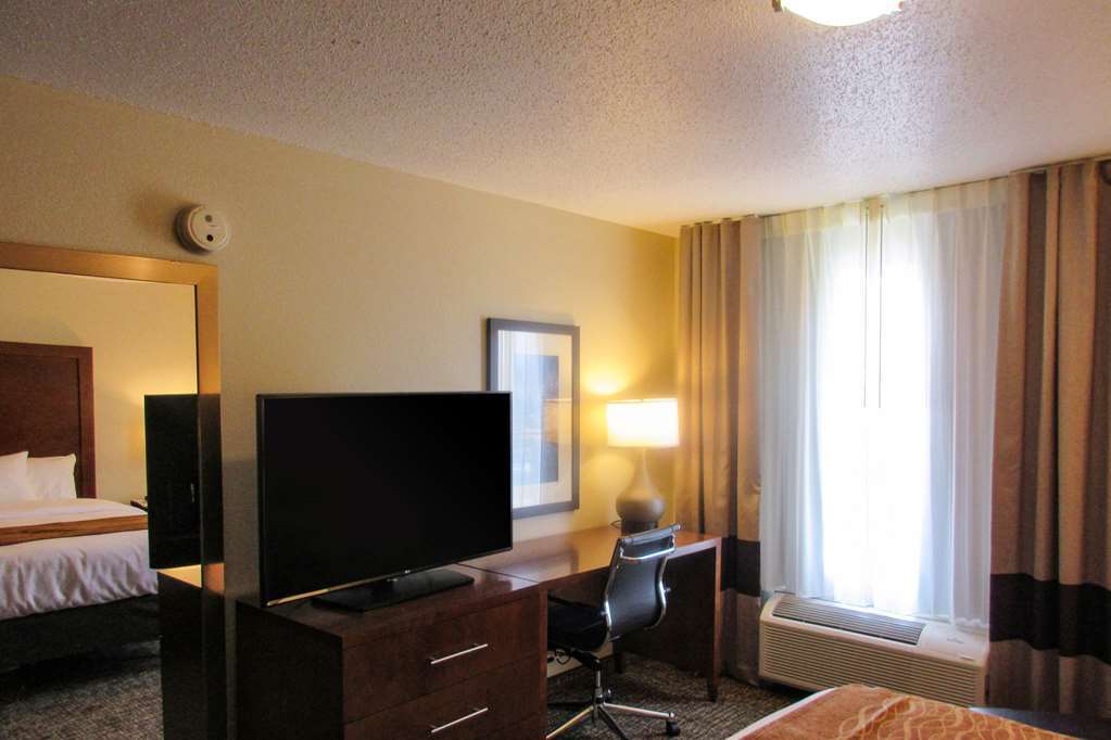 Comfort Inn Dekalb - Adjacent The University Room photo